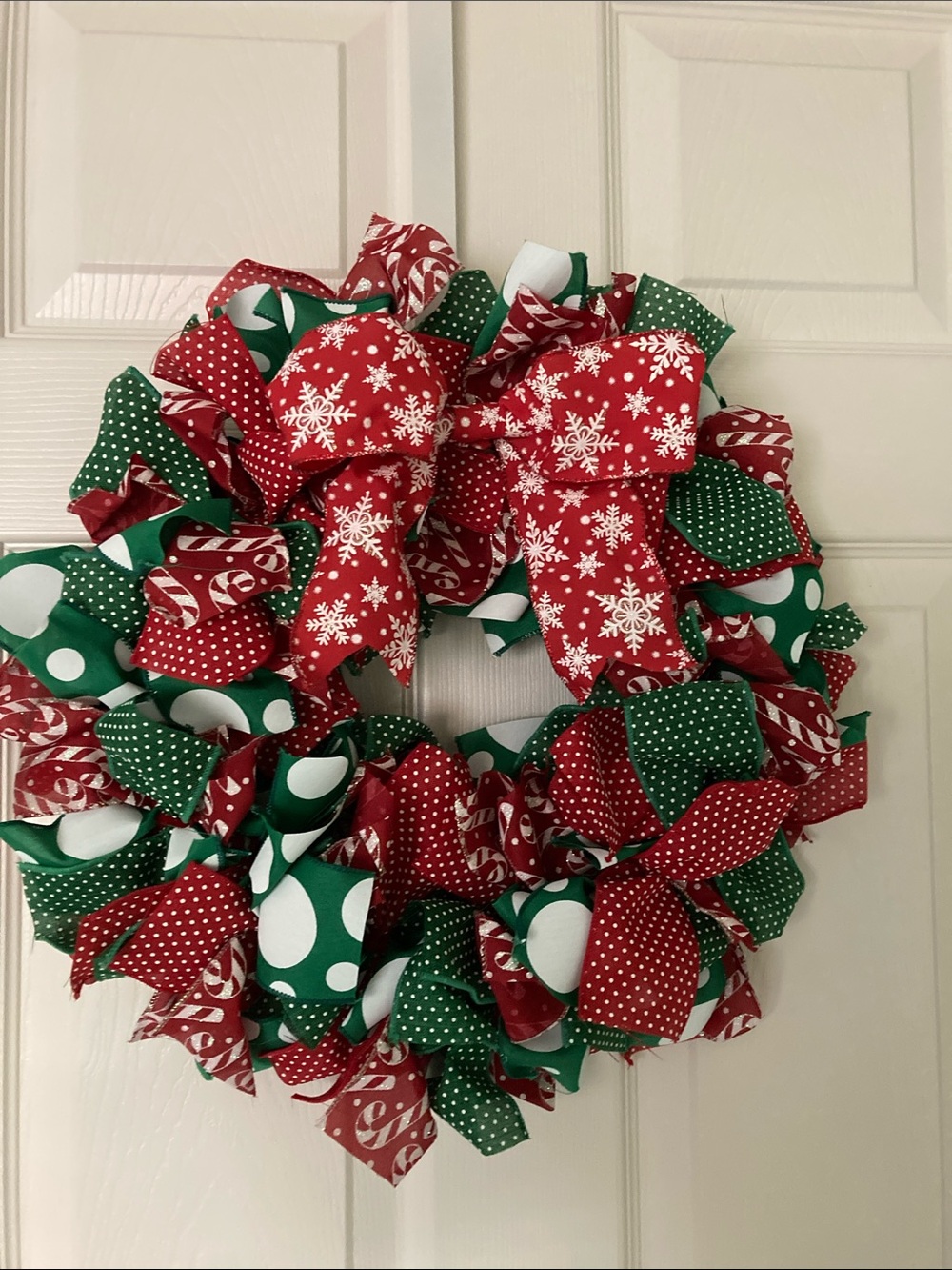 HANDMADE DOOR WREATH ROUND CHRISTMAS POLKA DOTS RED GREEN NWT